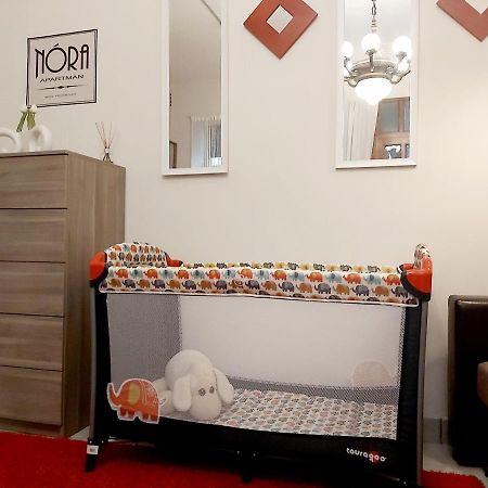 Nora Studio Apartman - Egerアパートメント エクステリア 写真