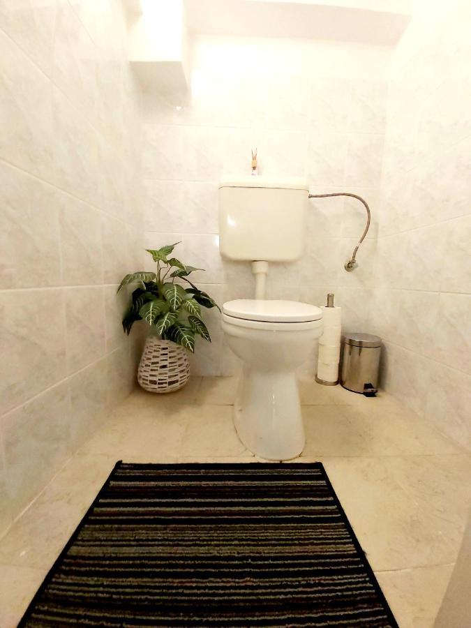 Nora Studio Apartman - Egerアパートメント エクステリア 写真