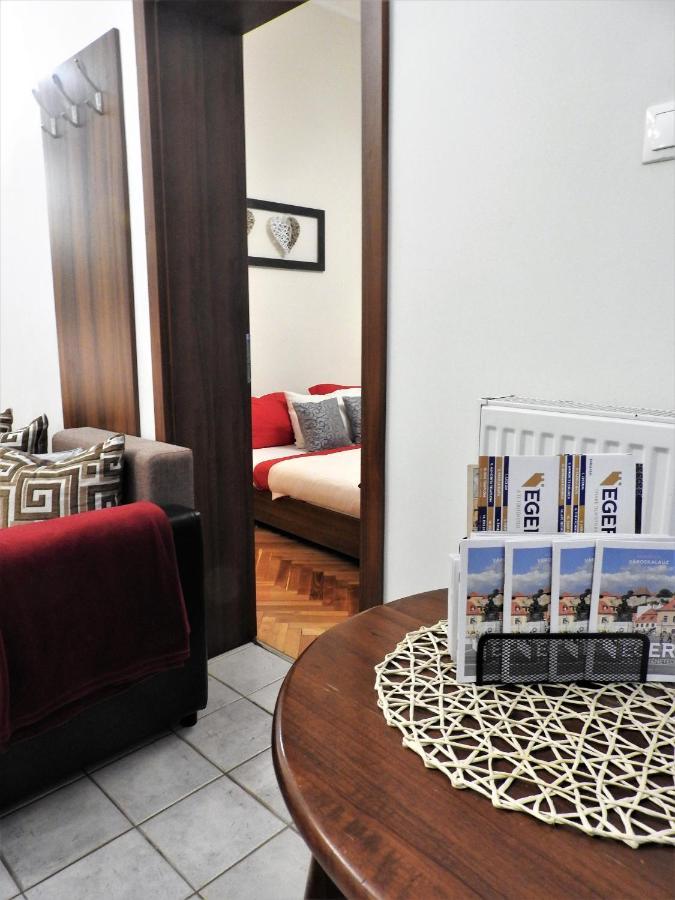 Nora Studio Apartman - Egerアパートメント エクステリア 写真