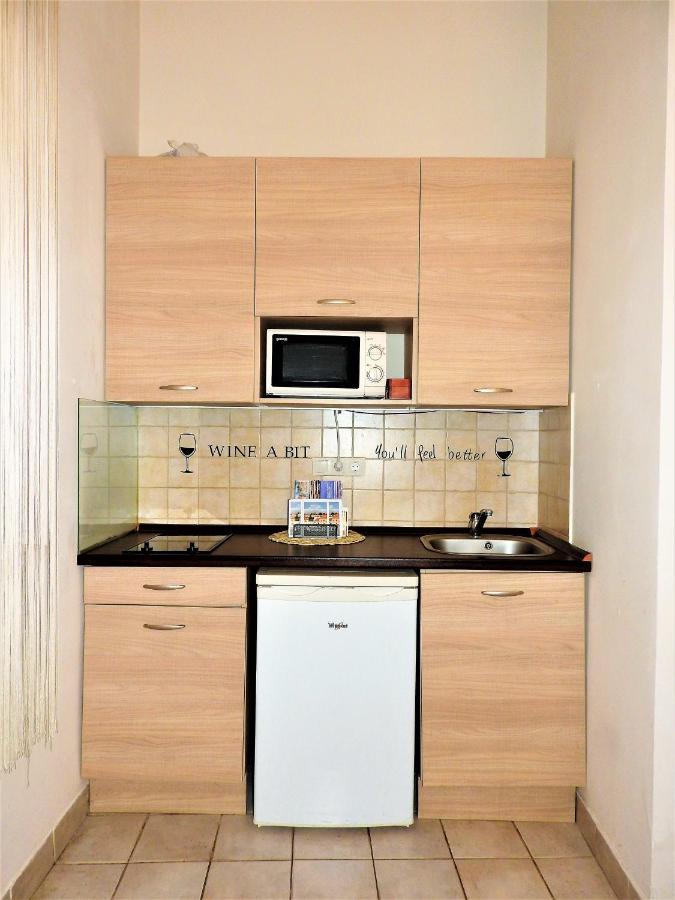 Nora Studio Apartman - Egerアパートメント エクステリア 写真